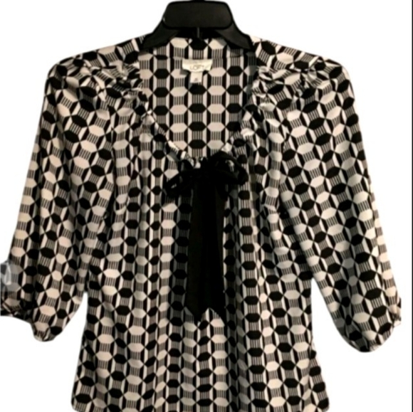 LOFT Tops - LOFT Monochrome Geometric Blouse